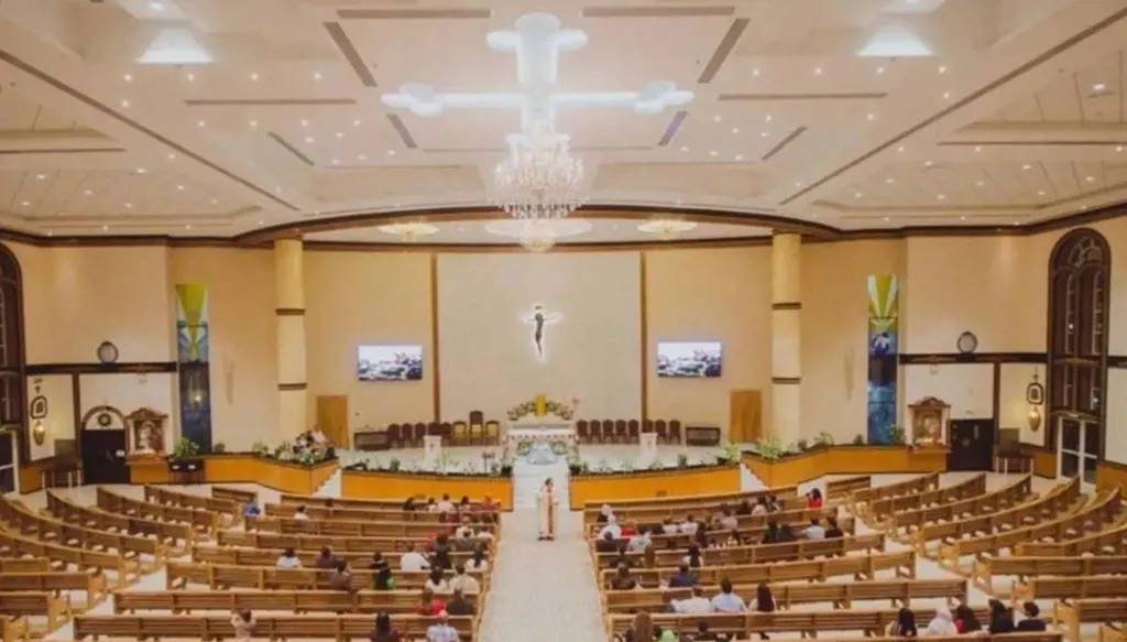 الجاليات الكاثوليكية في الإمارات أحيت قداديس الفصح