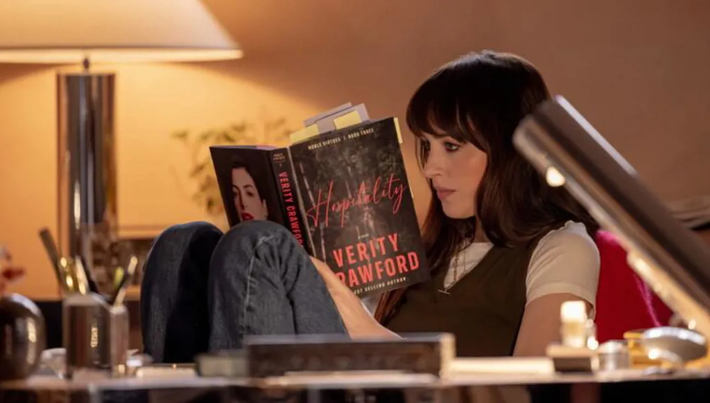 "Verity"... رواية أشعلت "بوكتوك" وفيلم أربك حتى كاتبته