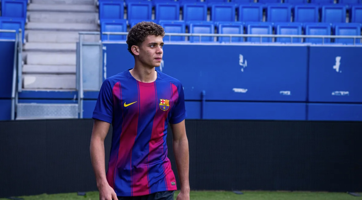 المصري حمزة عبد الكريم بقميص برشلونة. (وكالات)