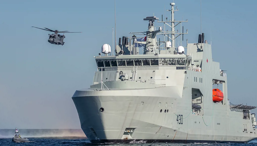 كندا تتسلم آخر سفينة دوريات "كاسحة للجليد"