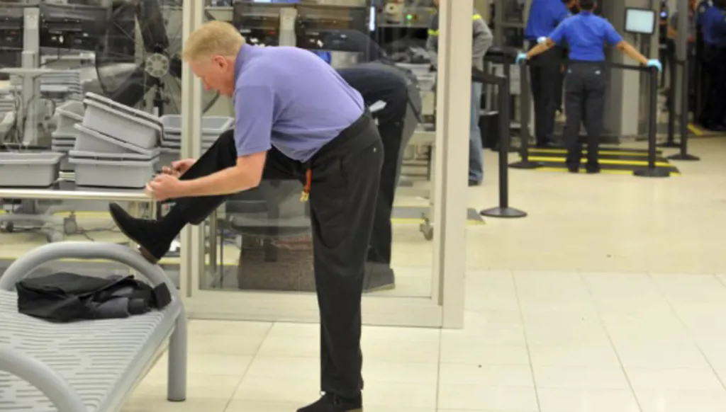 واشنطن تلغي إلزامية خلع الأحذية خلال التفتيش الأمني في مطاراتها