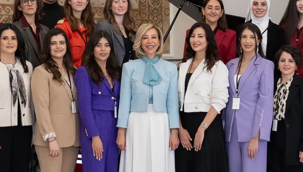 السيدة عون في لقاء مع سيدات بـ"اليوم العالمي للمرأة": لبنان صامد بكنَّ