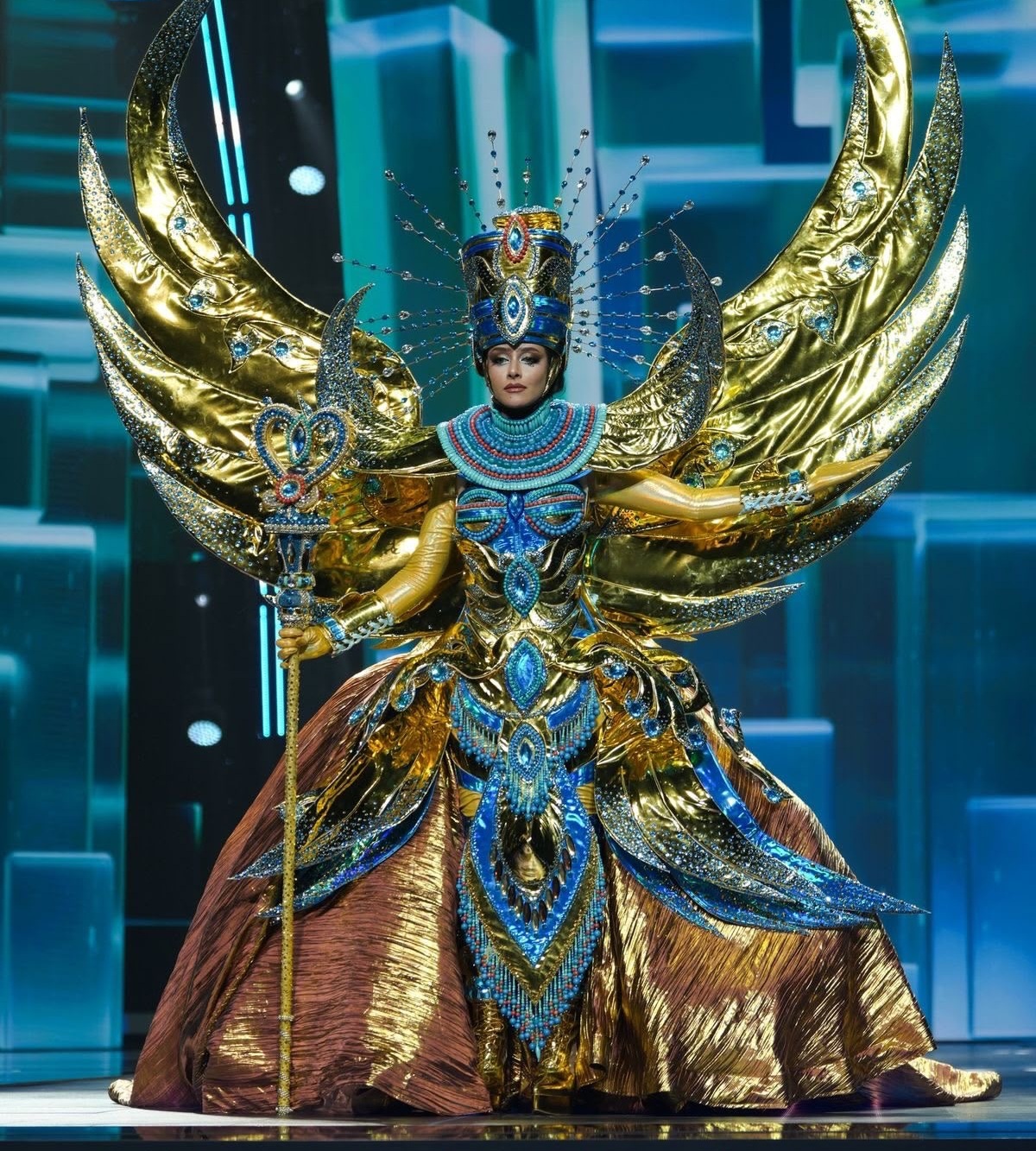 ملكة جمال مصر 2025 منار الصعيدي تفوز بلقب افضل زي وطني في Miss Grand International (انستغرام)