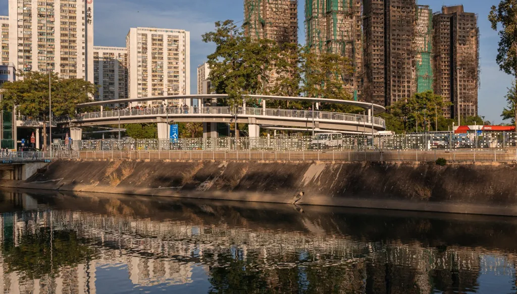 تصاعد الغضب في هونغ كونغ بعد وفاة 128 شخصاً في حريق مدمّر... ‏وبكين تحذّر ‏