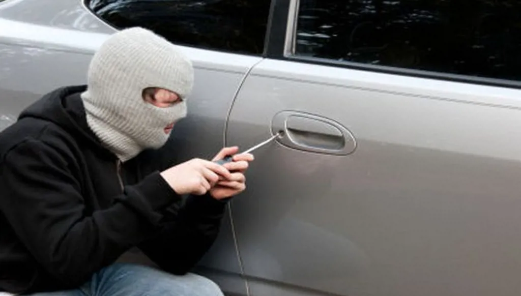 ينفّذ عمليّاته متنقلاً على دراجة... توقيف سارق خطير في الجميزة