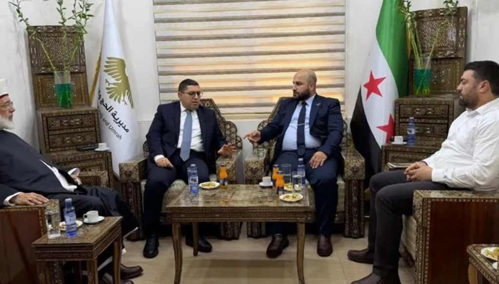 التعاون في الحج والعمرة على طاولة المكاوي والإدارة السورية