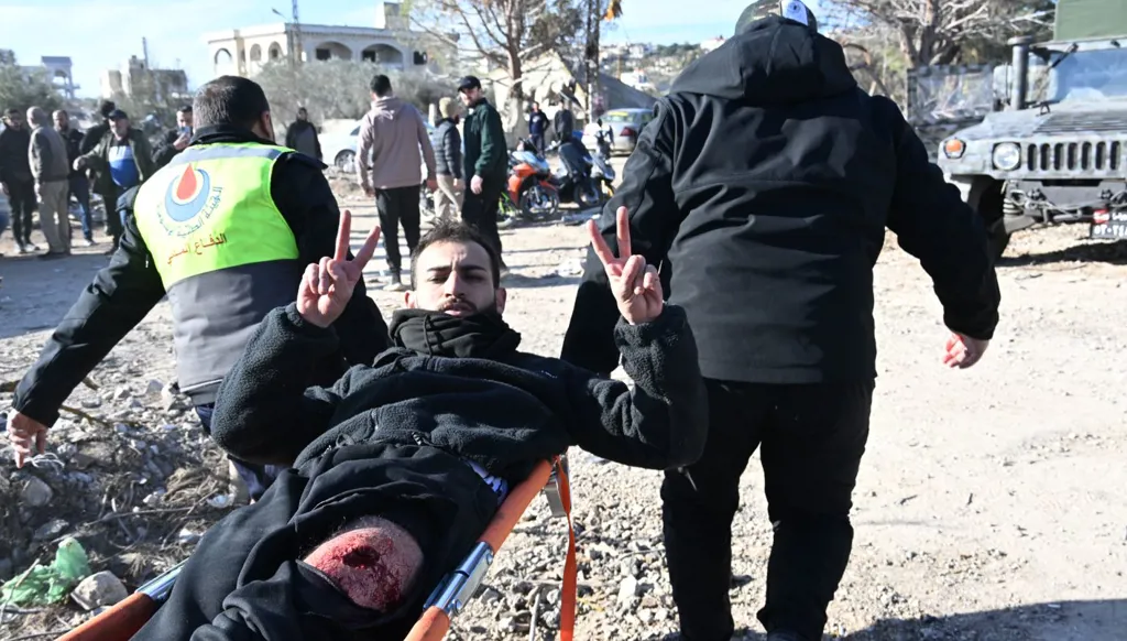 عاصفة الاعتراضات تصاعدت بعد "مواكب الاستفزاز" سلام يتمسّك بمعاييره وتوقعات باقتراب الولادة