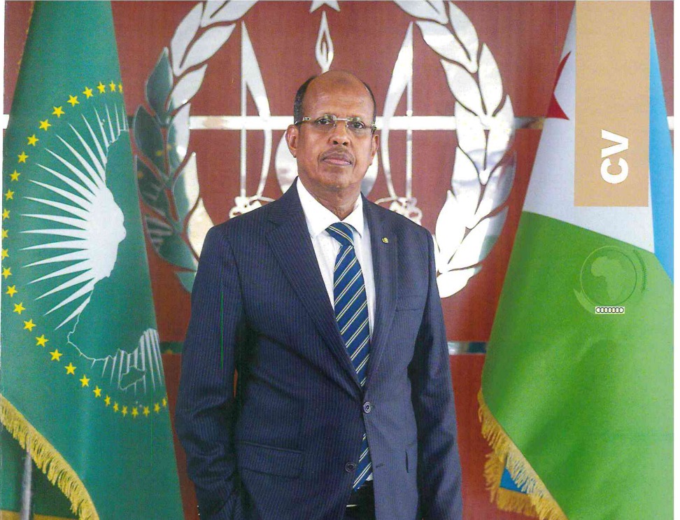 رئيس مفوضية الاتحاد الأفريقي محمود علي يوسف (مواقع). 