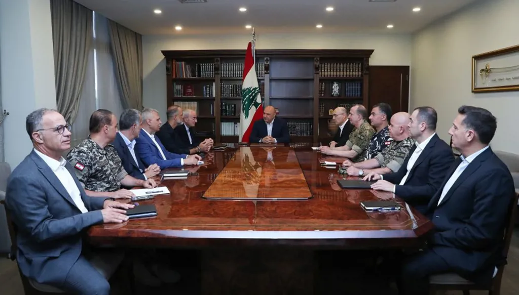 استنفار لبناني غير معلن لمنع الانزلاق... قلق فرنسي وباراك يحمل رسالة حازمة