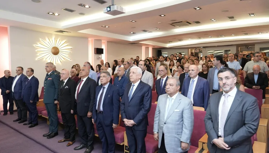 أول جراحة روبوتية متطوّرة للكبد في لبنان