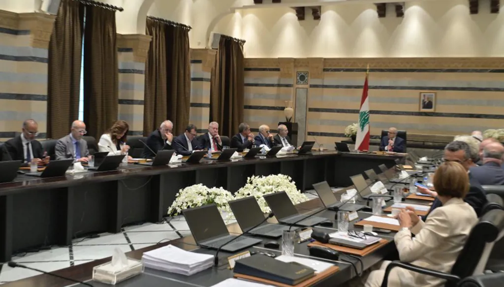 تكثيف المشاورات الفرنسية الأميركية حول اليونيفيل...  دعم واسع لمواقف عون وسلام غداة زيارة لاريجاني