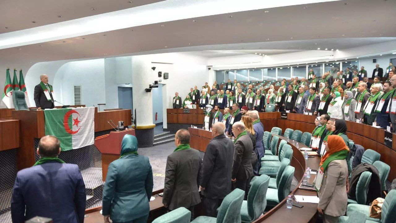 البرلمان الجزائري (مواقع).
