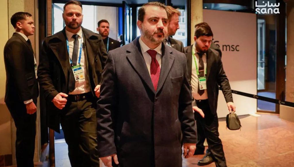 الشيباني يجتمع مع وزير الخارجية الأميركي ومظلوم عبدي على هامش موتمر ميونيخ للامن