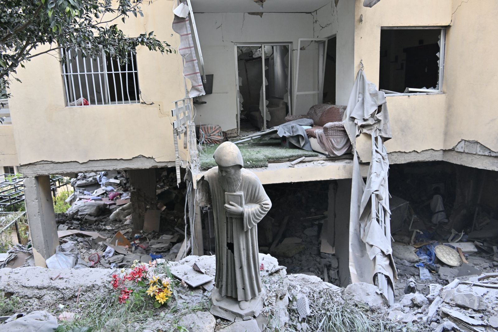 الشقة المستهدفة في عين سعادة (حسام شبارو)