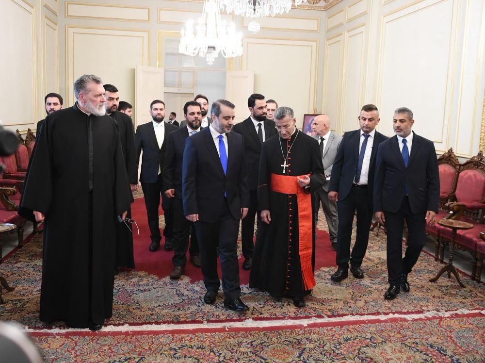 Maronite Patriarch Bechara Al-Rahi receiving Minister Asaad Al Shibani.