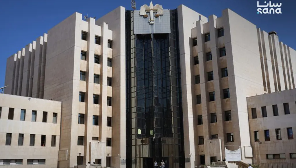 سوريا تصدر مذكرات توقيف غيابية بحق عناصر النظام السابق المتورطين في انتهاكات