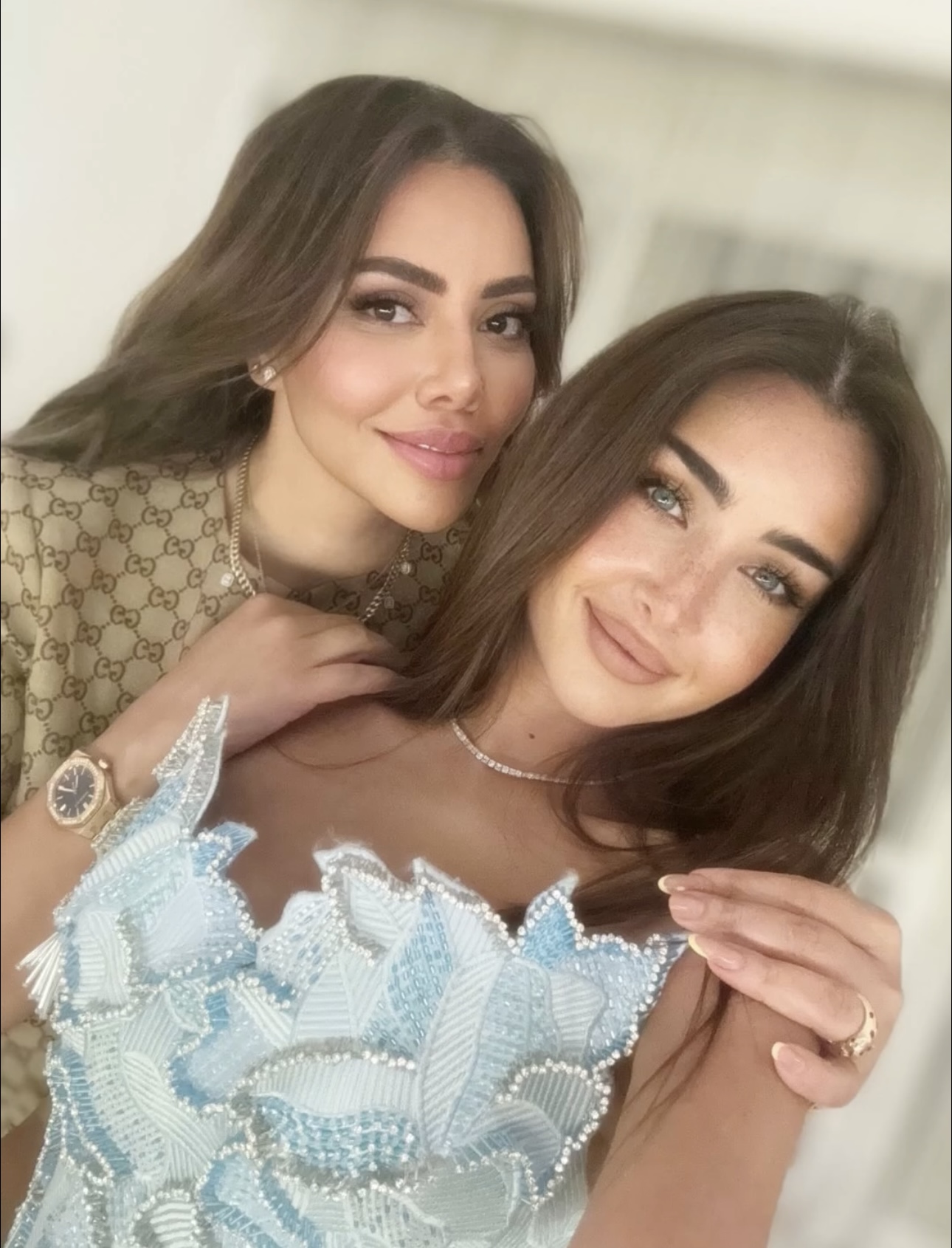 هنا الزاهد بالأزرق  (إنستغرام)