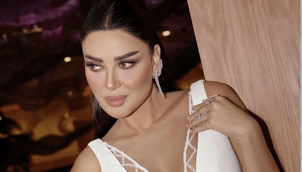 سيرين عبد النور تتألّق بلون السلام من بندي برق في مهرجان الفضائيات العربية (صور وفيديو)