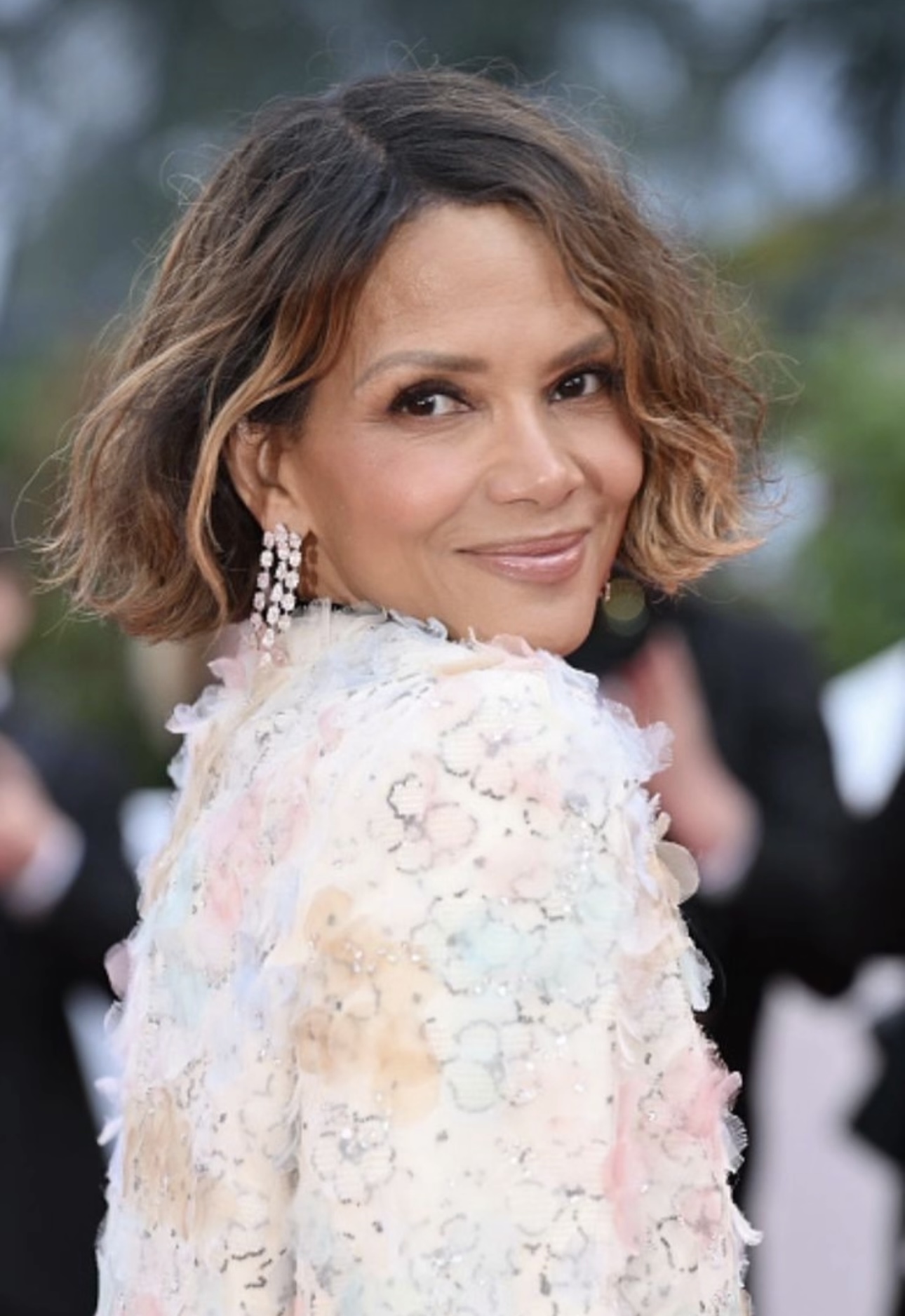 هالي بيري بتصميم شانيل (إنستغرام)