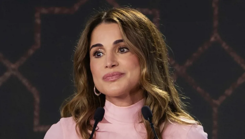 إطلالة الملكة رانيا اليوم في نيودلهي... رسالة نمو واستدامة في قمة الأعمال العالمية 2026 (صور وفيديو)