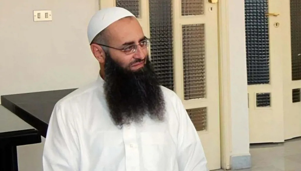 هل يصبح أحمد الأسير حالة شعبية وسياسية بعد إطلاقه؟