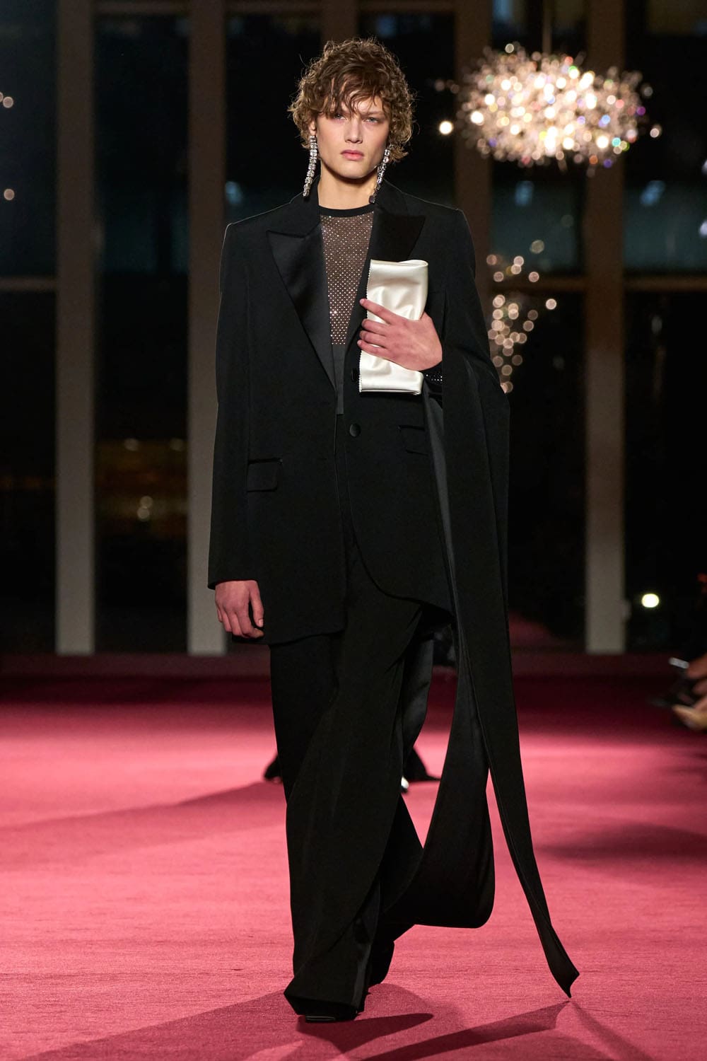 من عرض أزياء مايكل كورس لخريف 2026 (إنستغرام)