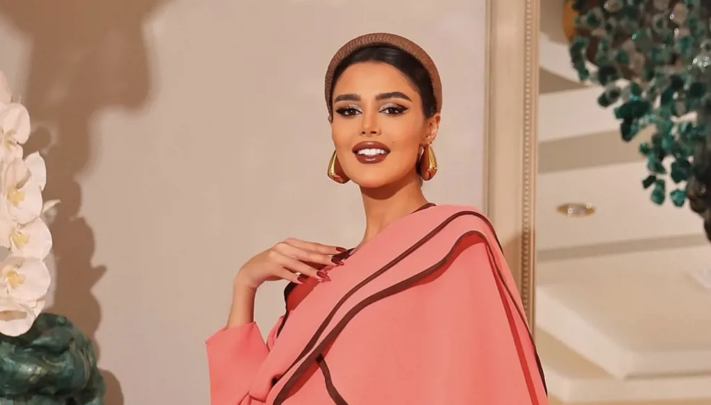 عباية ملوّنة بتصاميم فاخرة... خيار جميلات الشهرة في رمضان 2026 (صور وفيديو)