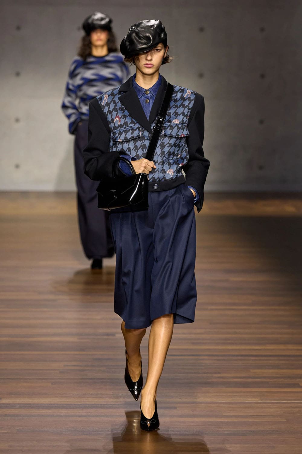 من عرض أمبوريو أرماني خريف وشتاء 2026/2027 للألبسة النسائيّة والرجاليّة (إنستغرام) 