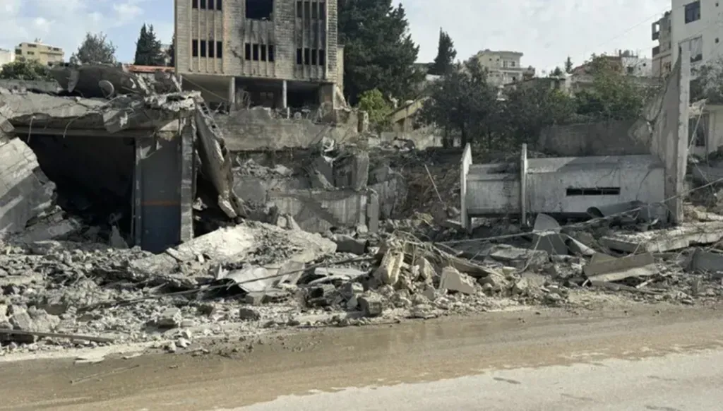 الجيش الإسرائيلي ينذر سكان مدينة النبطية في جنوب لبنان