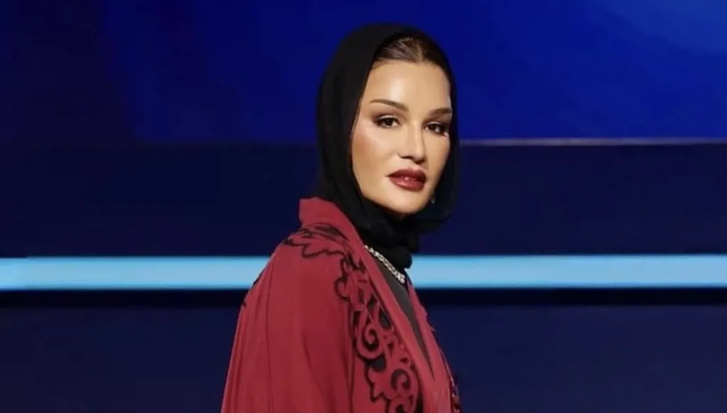 الشيخة موزا بـ5 تصاميم محتشمة مستوحاة من صيحات الموضة... اكتشفي كيفيّة تنسيقها (صور وفيديو)