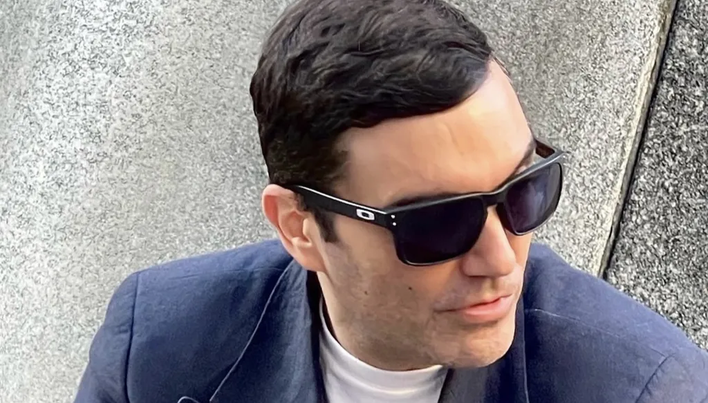 10 أشياء تجذب المرأة في الرجل من النظرة الأولى... أسرار الجاذبية والأناقة التي لا تُقاوم