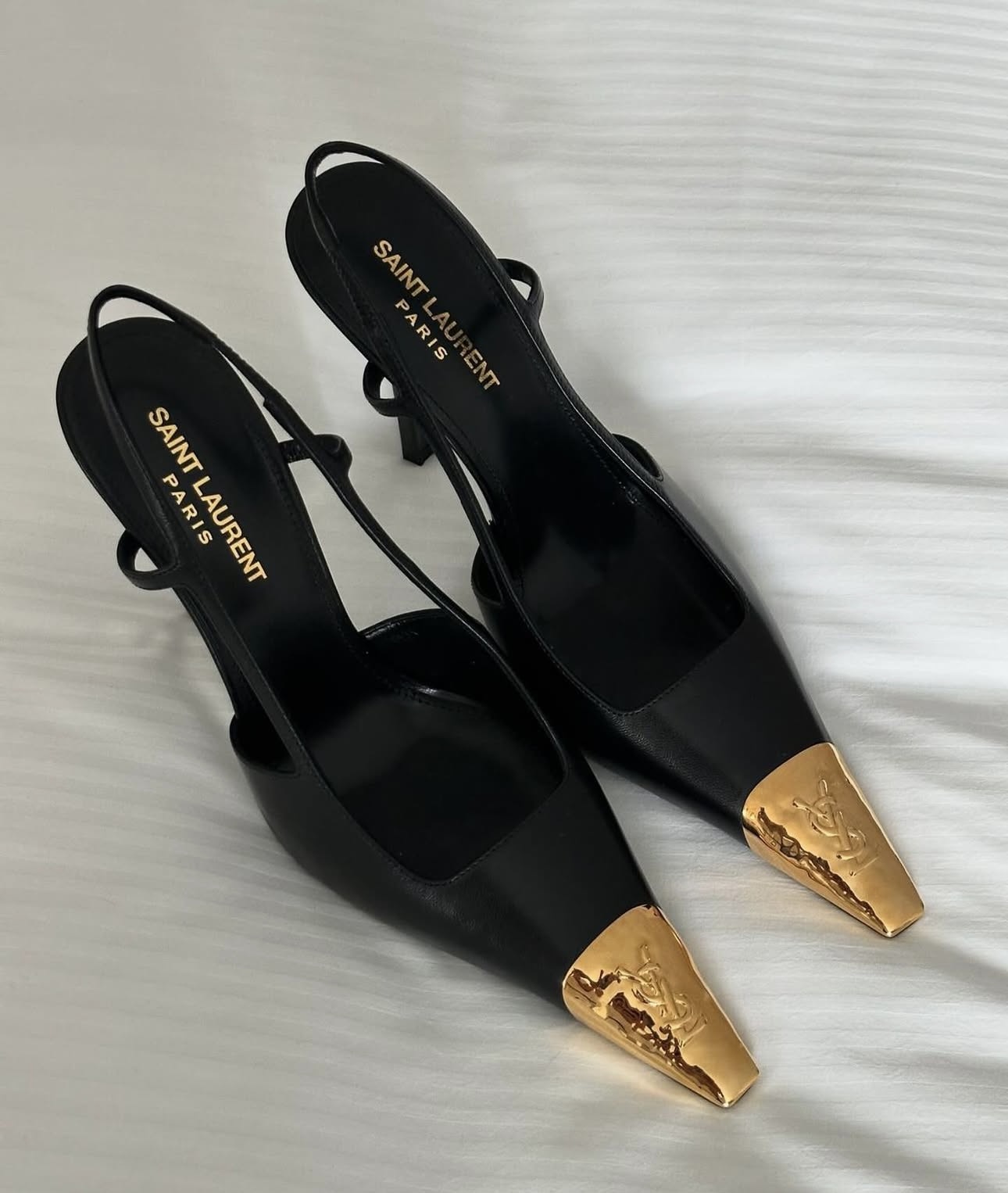 كندرة ديما الأسدي من Saint Laurent (إنستغرام)