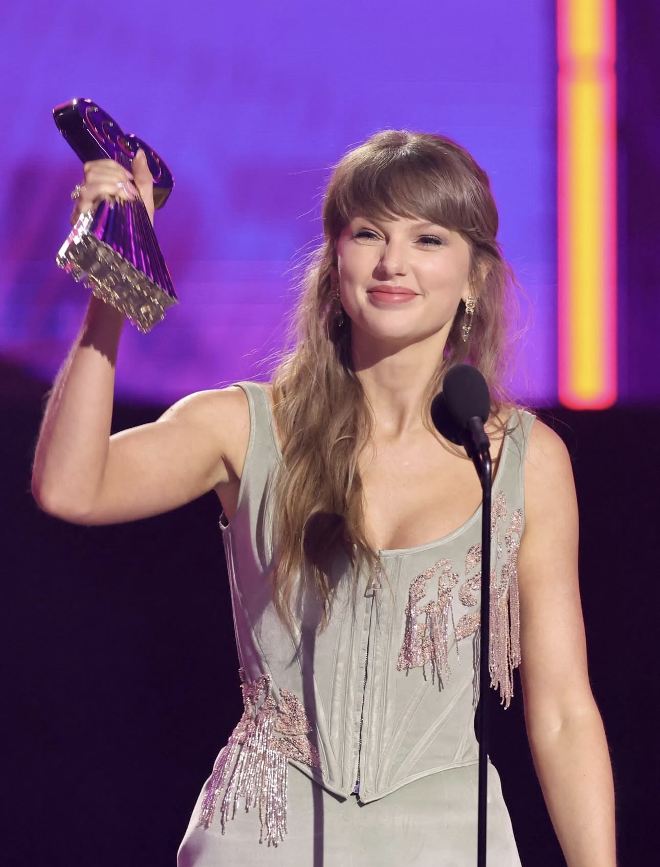 تايلور سويفت في حفل iHeartRadio Music Awards (إنستغرام)