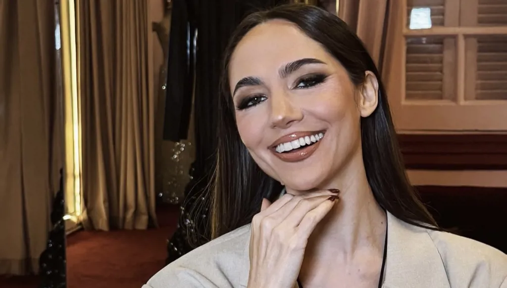 سميّة رضا بالجلد الأسود في مهرجان القاهرة السينمائي الدولي 2025