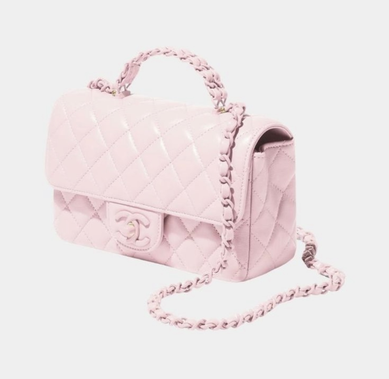حقيبة شانيل من جلد الخروف الناعم المبطّن (إنستغرام)