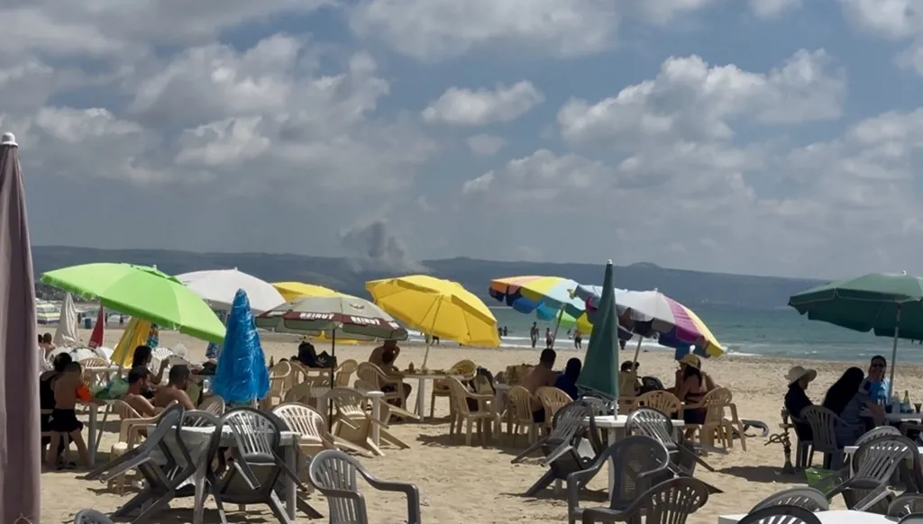 بحر وحرب... اصطياف على وقع الغارات في مدينة صور
