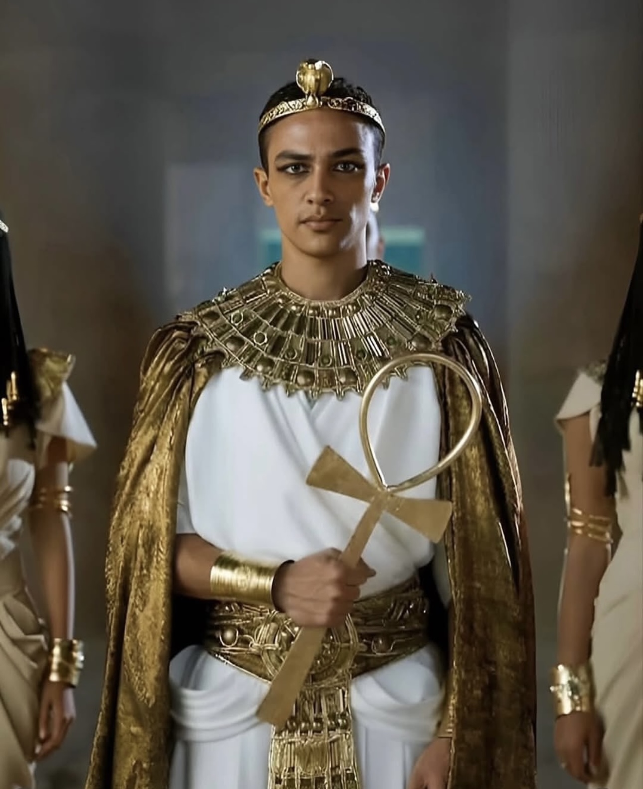 من تصاميم فؤاد سركيس لافتتاح المتحف المصري الكبير (إنستغرام)