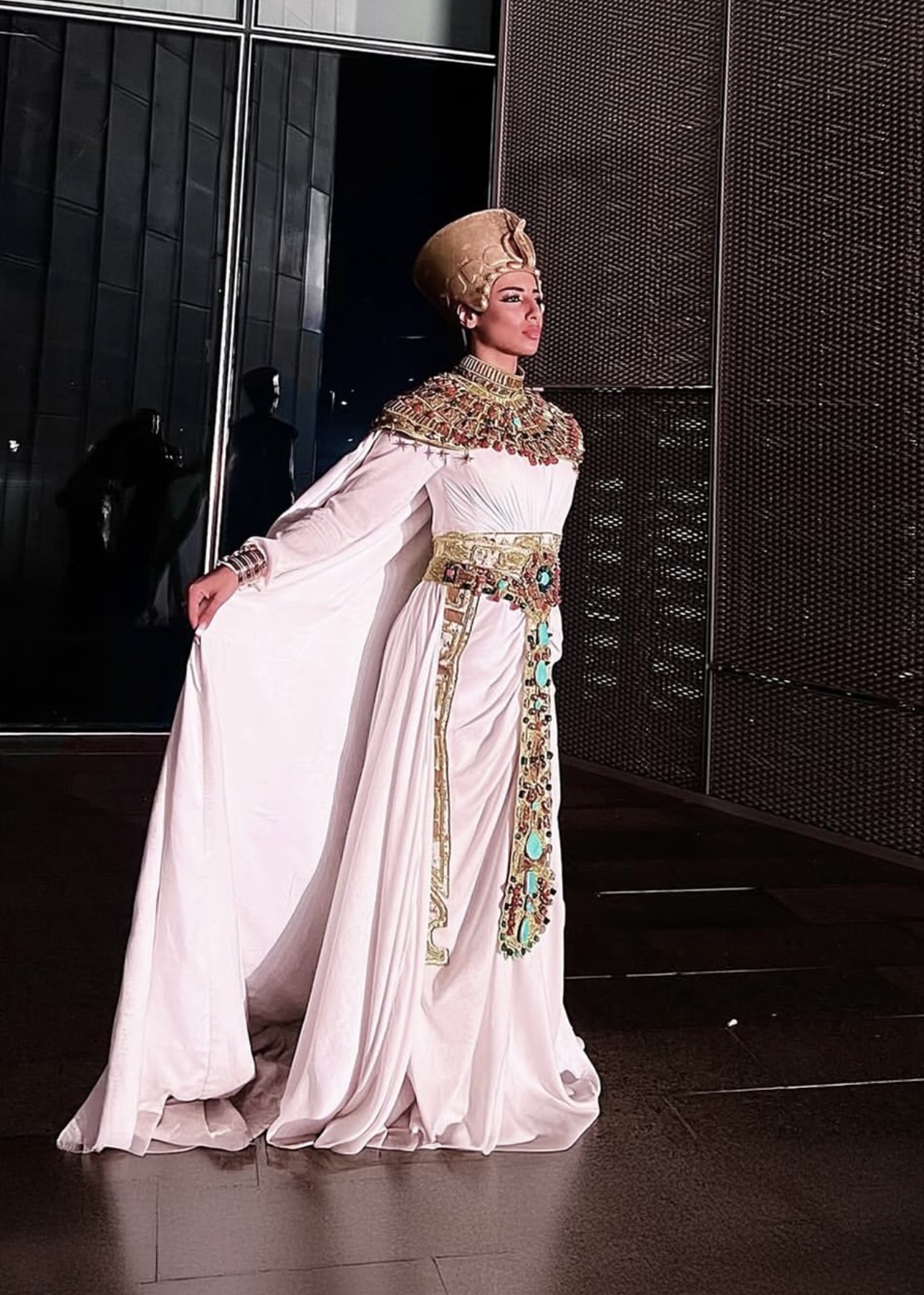 من تصاميم فؤاد سركيس لافتتاح المتحف المصري الكبير (إنستغرام)