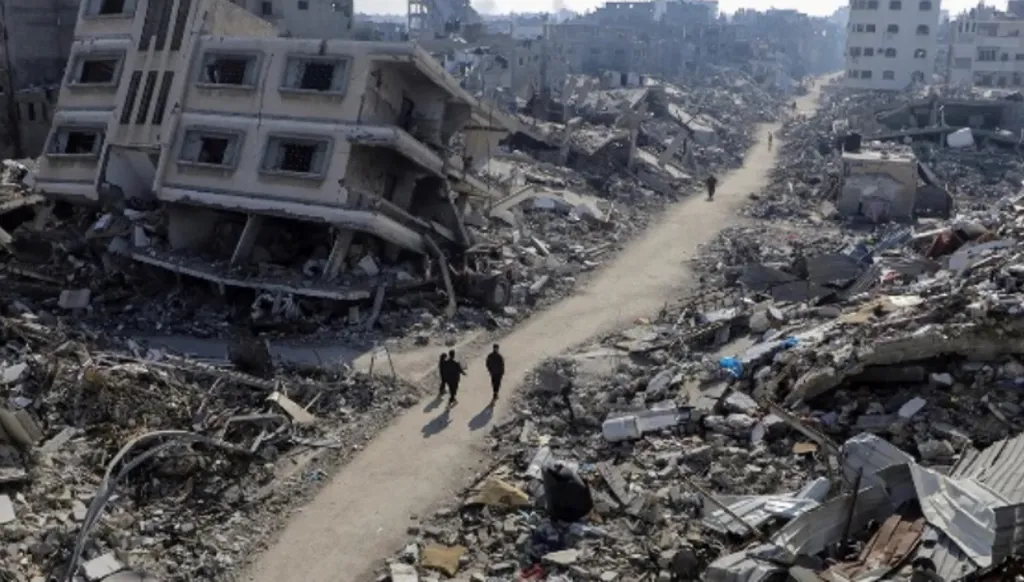 مسؤول عربي سابق يثير تساؤلات حول إعادة إعمار غزة
