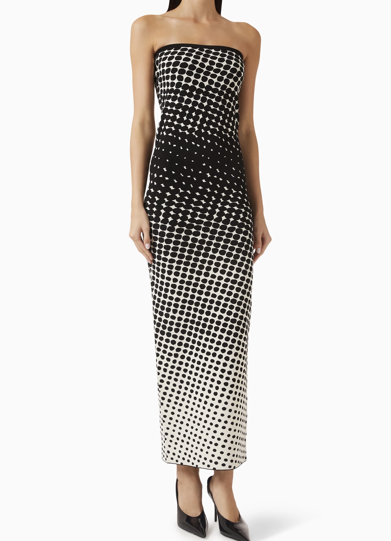 فستان طويل بدون حمّالات من كريستوفر جون (موقع العلامة)