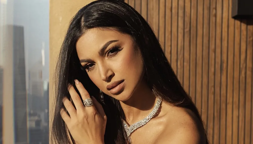 رنين مطر في إطلالة مبهرة بتوقيع عباس حراجلي في حفل جوائز  DIAFA 2025  (صور وفيديو)