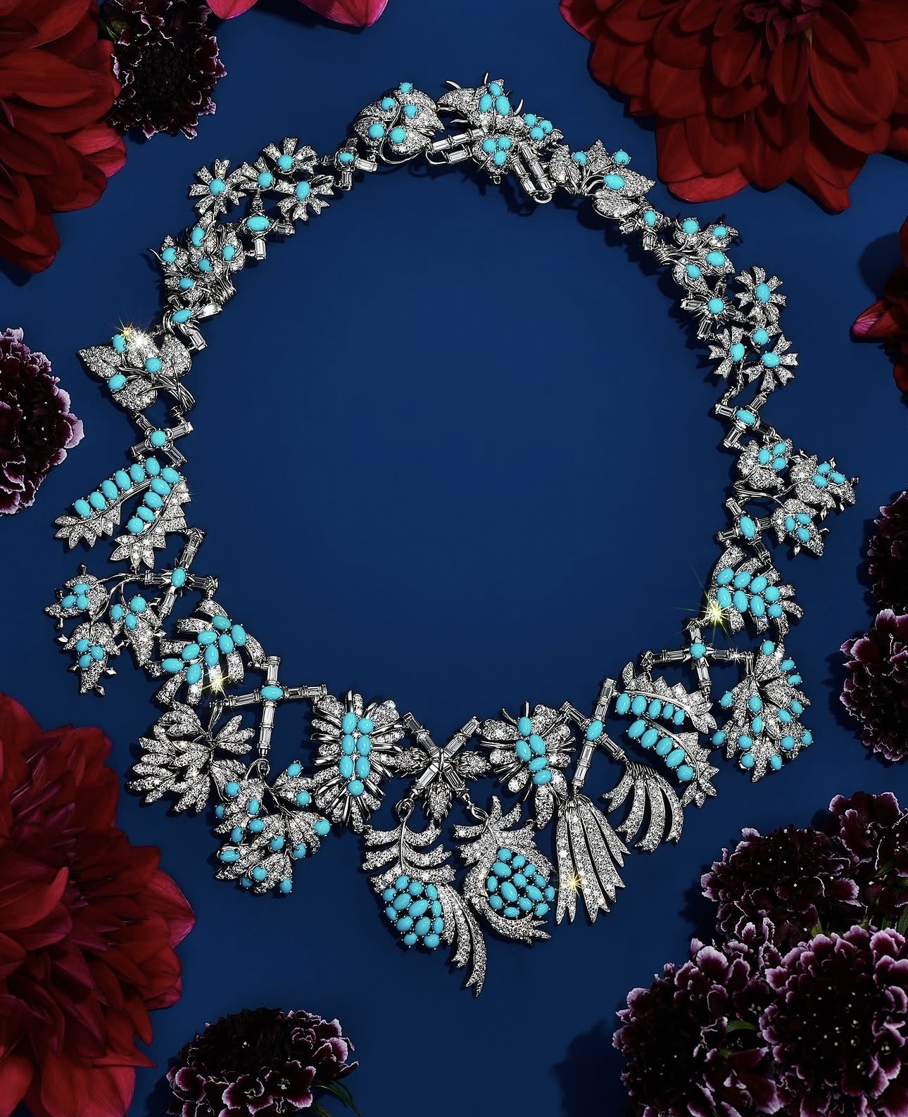 بقلادة Schlumberger Trellis من تصميم جان شلمبرغر لصالح Tiffany & Co (إنستغرام)	