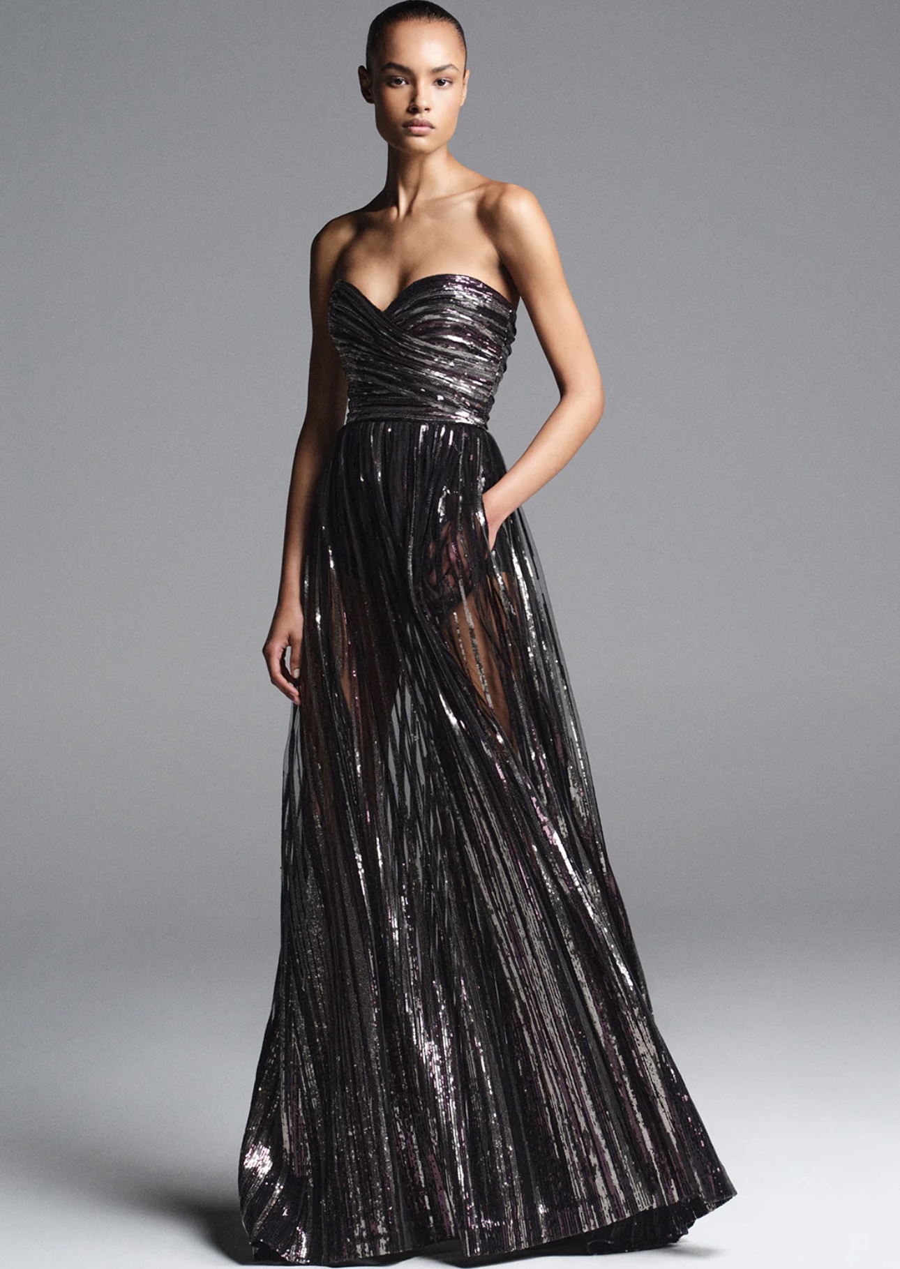 فستان التول والحرير Look 66 من مجموعة RTW RE 2026 للمصمّم إيلي صعب (موقع الدار)