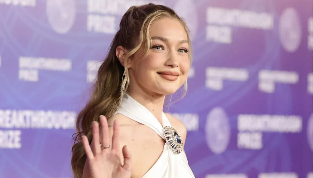 جيجي حديد تتوهّج بالأبيض في حفل Breakthrough Prize 2026 إطلالة تترجم فخامة المينيماليّة (صور وفيديو)