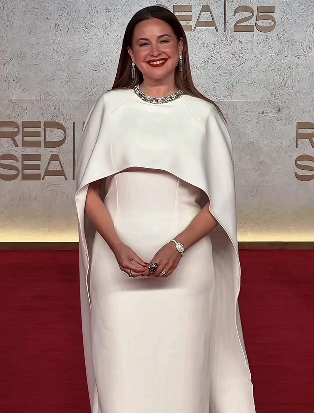 ريا أبي راشد بتصميم Roland Mouret (إنستغرام)