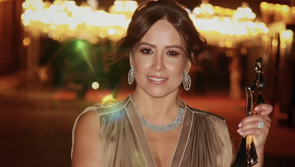 أجمل 10 إطلالات السجّادة الحمراء في مهرجان بياف (صور وفيديو)