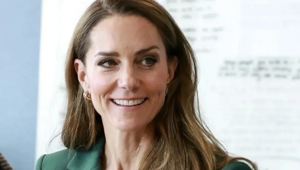 كيت ميدلتون بالأخضر الزمردي... إطلالة تحمل رسالة إنسانية هادفة (صور وفيديو)