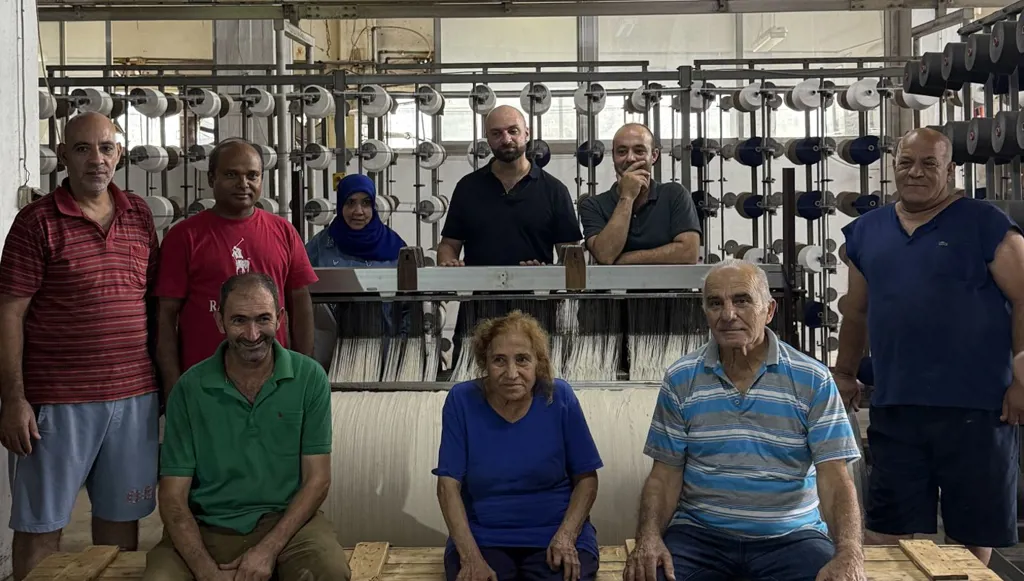 "Qamīs"... معرض يستعيد ذاكرة النسيج من قلب آخر مصنع في لبنان