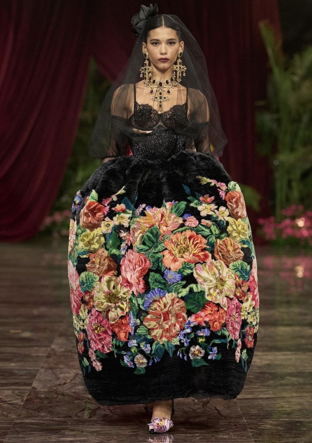 مجموعة Alta Moda Taormina من دولتشي آند غابانا (وكالات)