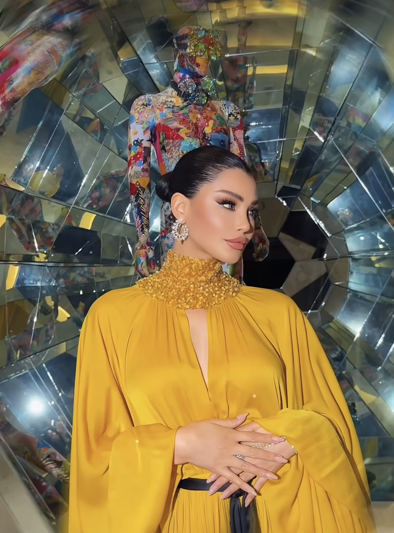 إطلالة مهيبة لأميمة طالب من ستيفان رولاند (إنستغرام)